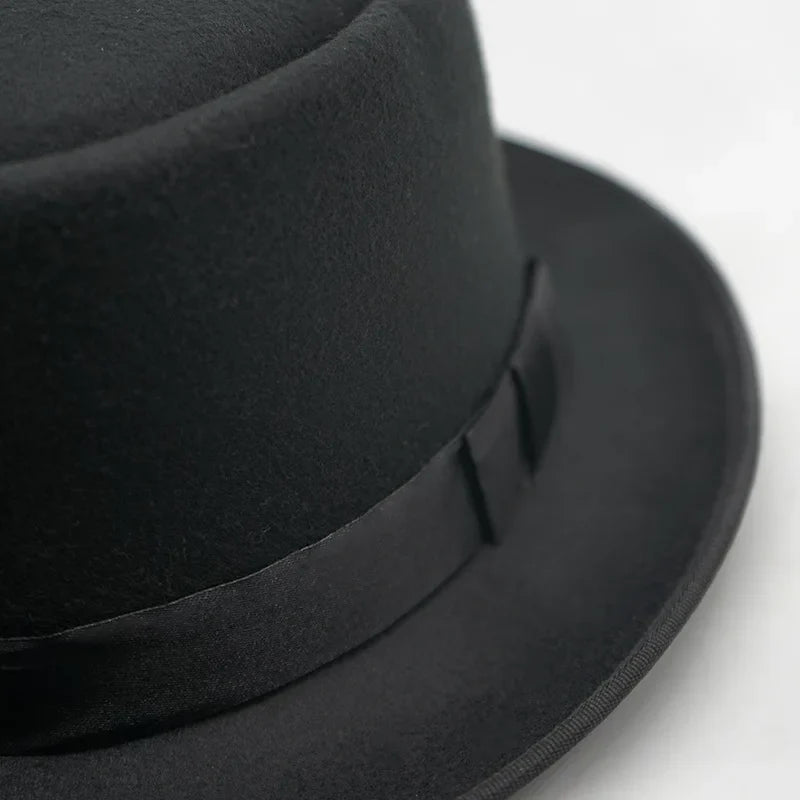 Linegard Retro Feathers Bowler Hat